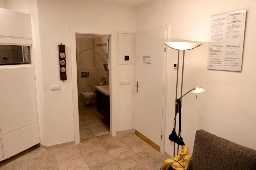 Modern Studios Near City Center Виена Екстериор снимка