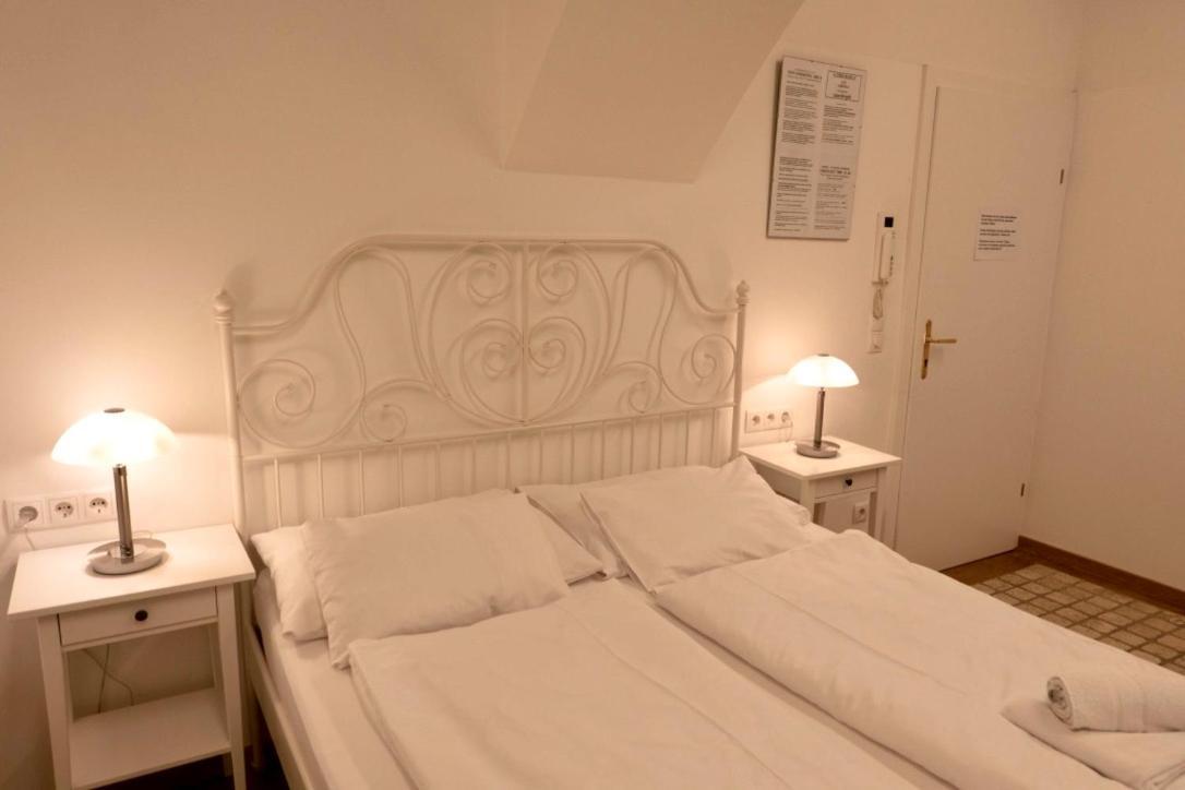 Modern Studios Near City Center Виена Екстериор снимка