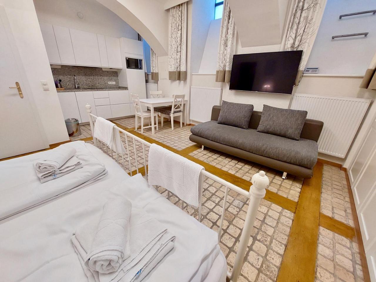 Modern Studios Near City Center Виена Екстериор снимка