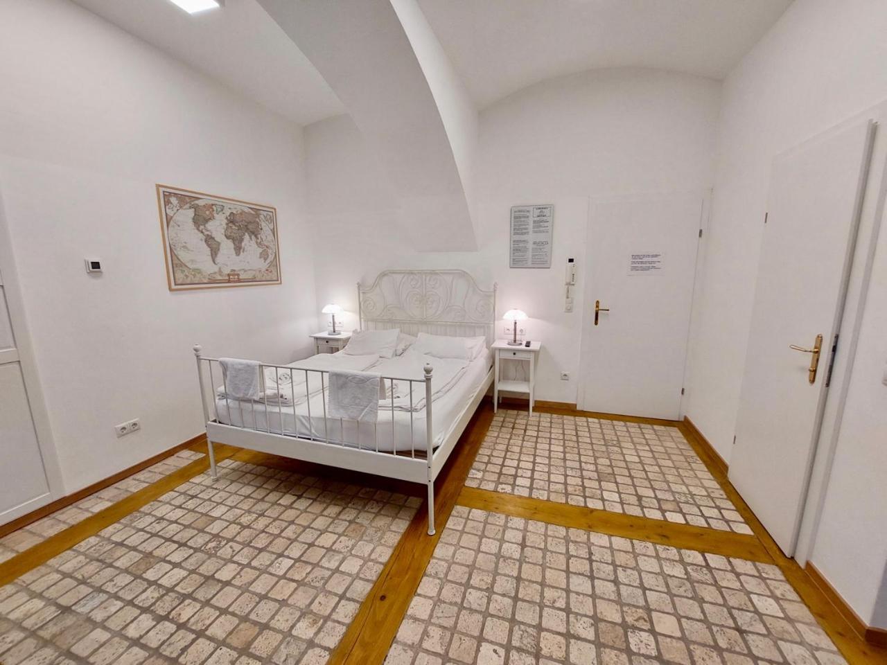 Modern Studios Near City Center Виена Екстериор снимка