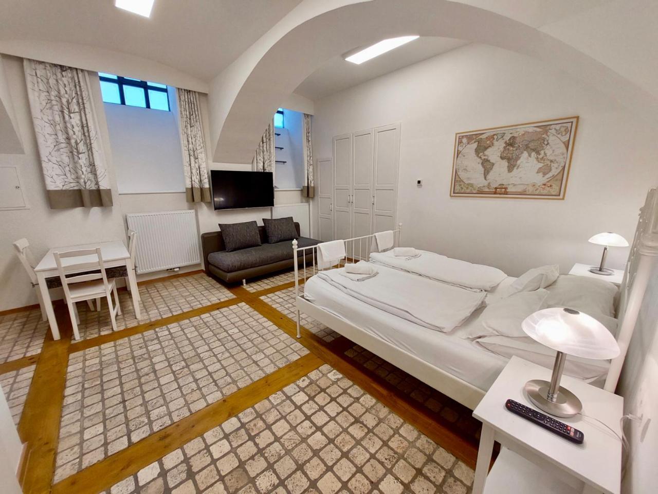 Modern Studios Near City Center Виена Екстериор снимка