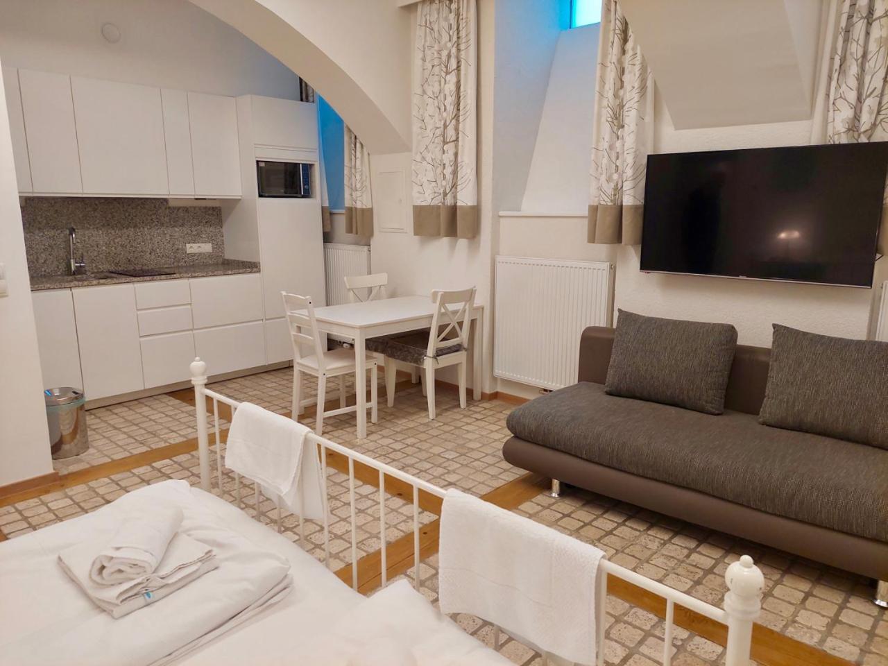Modern Studios Near City Center Виена Екстериор снимка