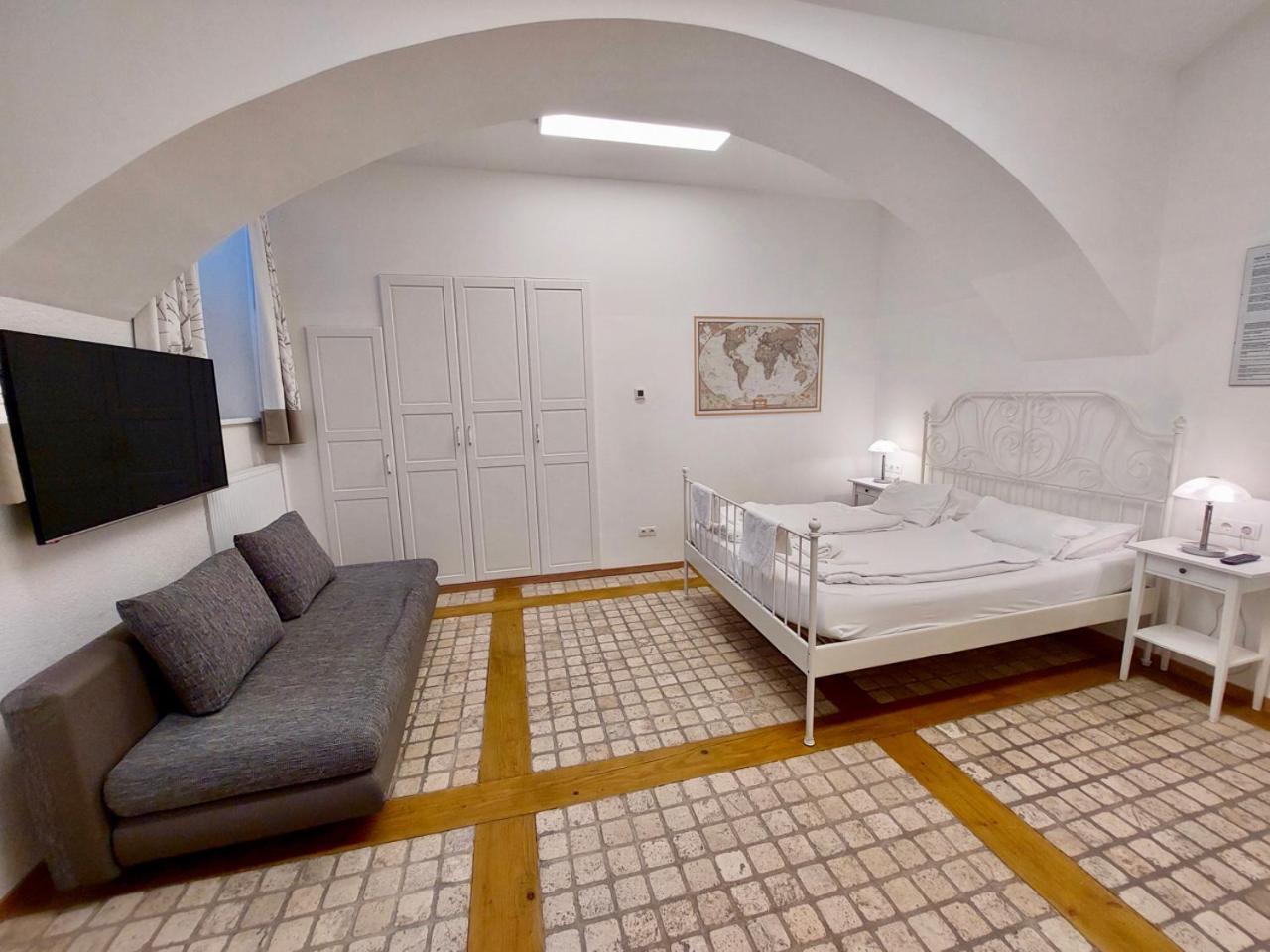 Modern Studios Near City Center Виена Екстериор снимка